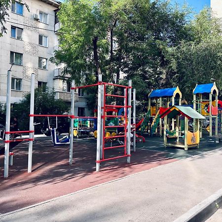 Жк Молодежный В Центре Алматы Almaty Exterior foto