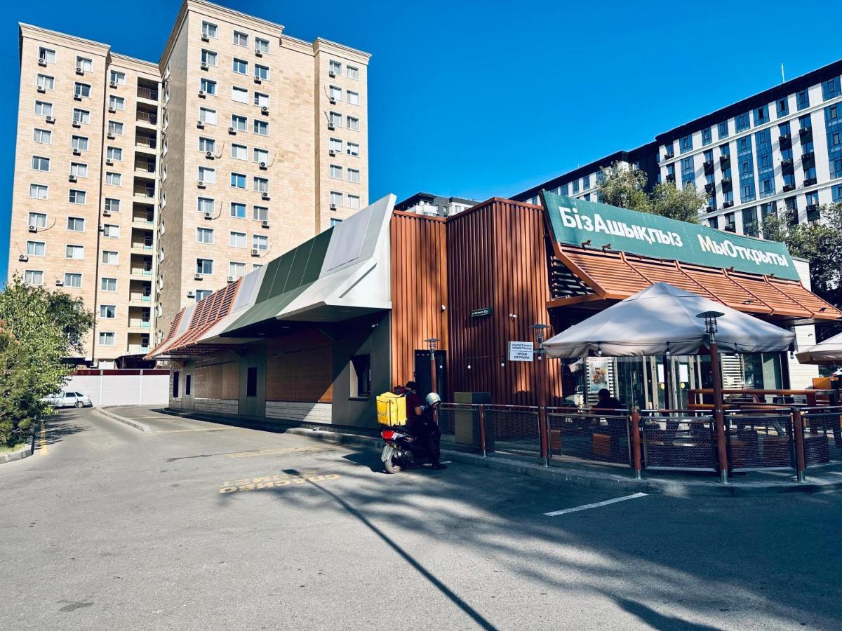 Жк Молодежный В Центре Алматы Almaty Exterior foto