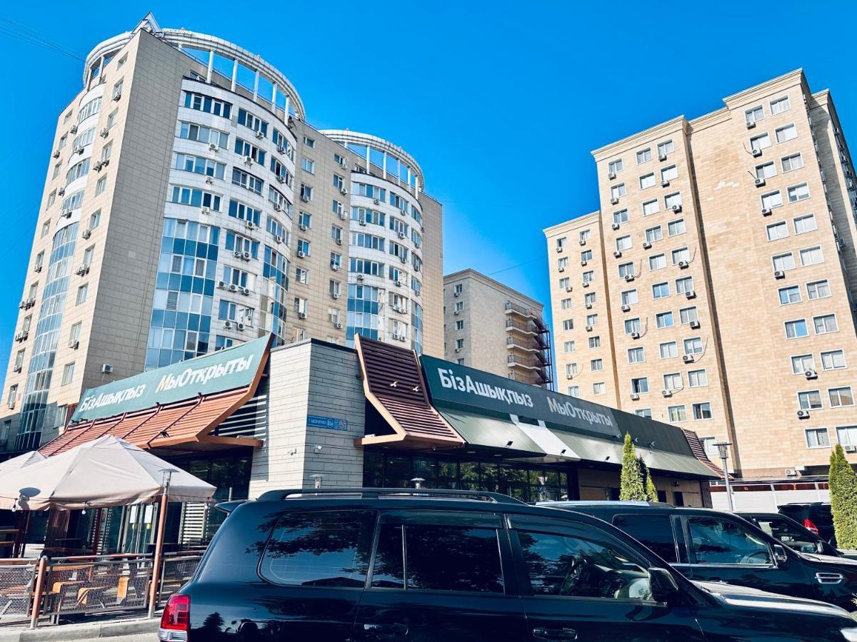 Жк Молодежный В Центре Алматы Almaty Exterior foto